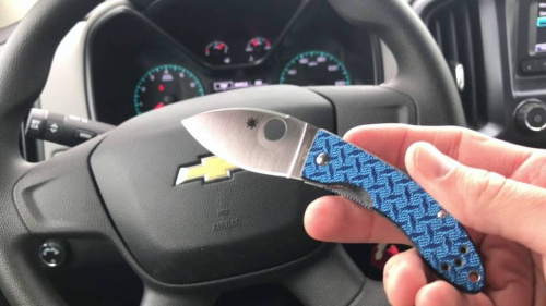 Складной нож Spyderco Lil' Lum Blue Nishijin - 205GFBLP фото 8