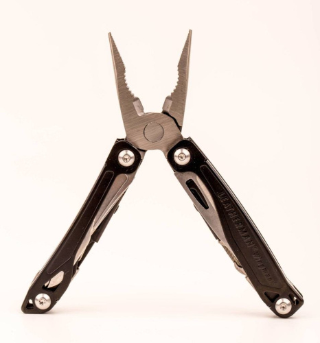 727 Leatherman Wingman